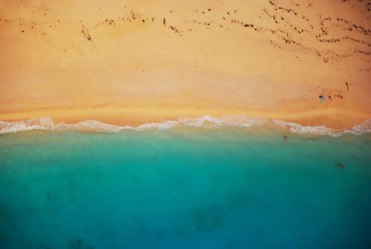 beach, shoreline, aerial view-832346.jpg